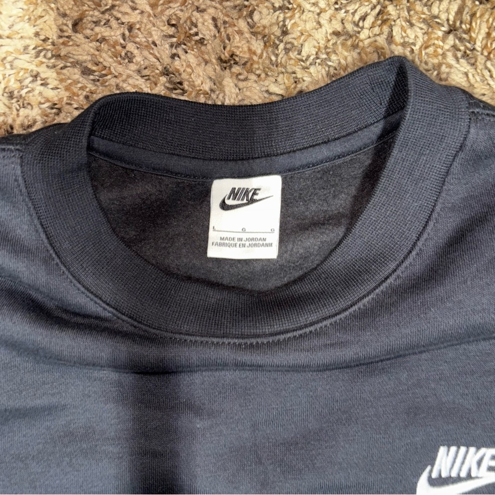 Black Nike Crew Neck - Picture 3 of 3